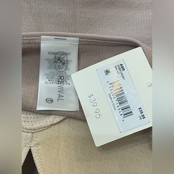 AS REVIVAL Chic Beige Ribbed Crop Top NWT SMALL - Picture 6 of 7